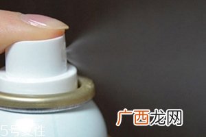保湿喷雾可以喷头发吗？解决头发干枯问题