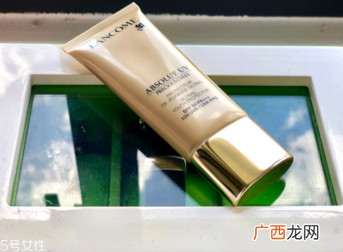 兰蔻菁纯防晒霜怎么样 轻盈又保湿的防晒神器