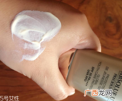 兰蔻菁纯防晒霜怎么样 轻盈又保湿的防晒神器