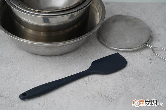 做蛋糕的设备需要多少钱 做蛋糕投资多少钱