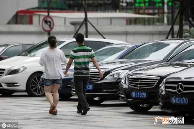 一个女生卖袜子什么地方最好卖（如何将卖袜子