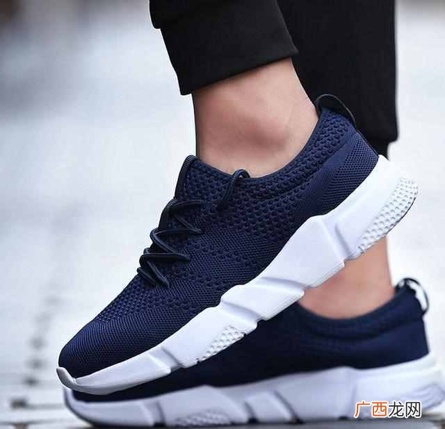 30岁男人穿什么鞋子最显气质（男生常见的3种腿