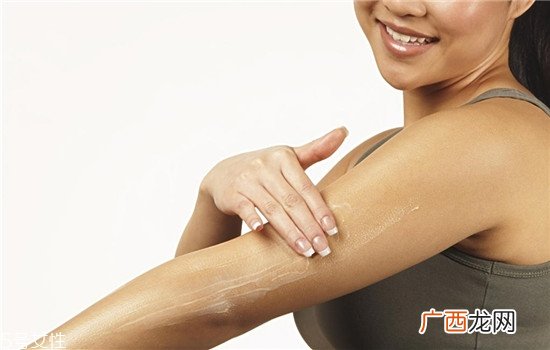 身体乳怎么用效果好 身体乳使用要避开伤口