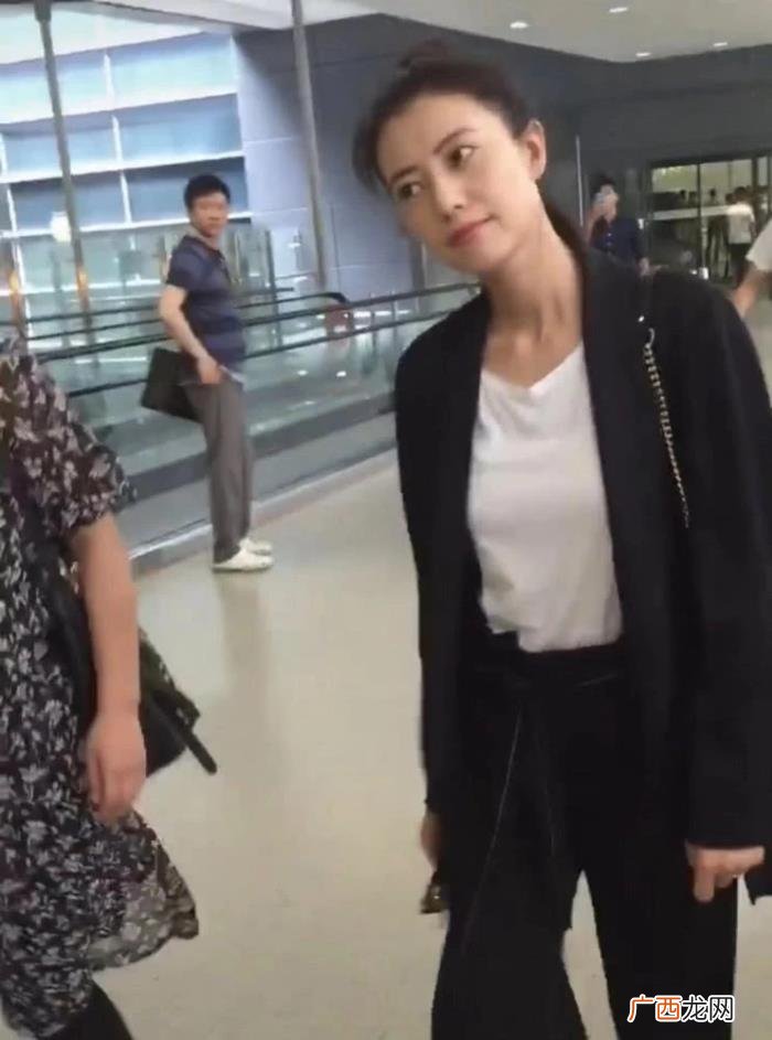眼神纯净得像个孩子 眼神纯净如孩童的女生