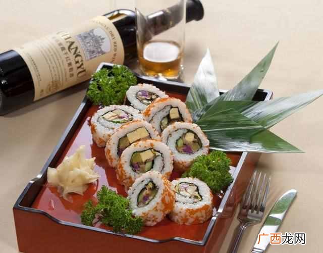 开一家小型寿司店需要准备什么材料与证件（经