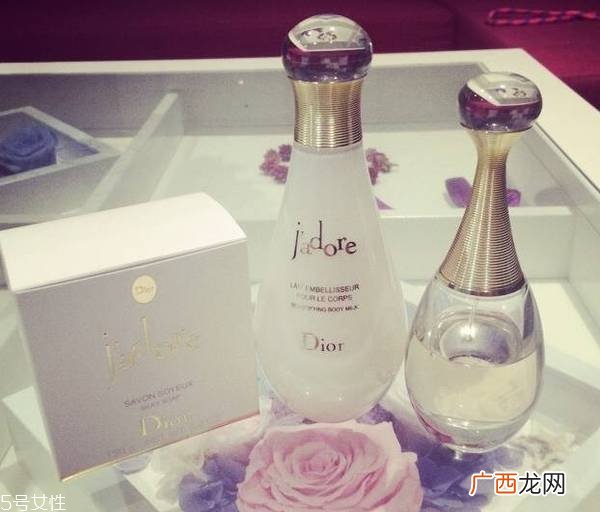 身体乳什么牌子好用又补水 好用又颜值满分身体乳推荐