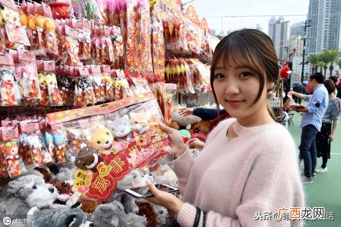 怎么哄男朋友开心，女朋友怎么哄男朋友呢