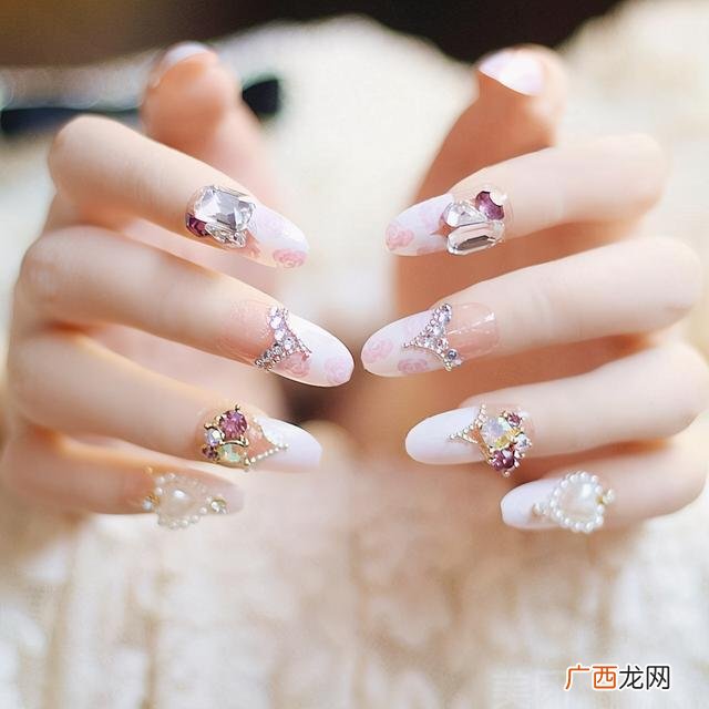 15种最适合女性的职业 40岁女人学什么挣钱快