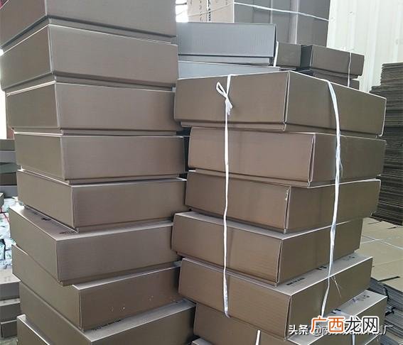 纸质包装盒生产设备价格,彩印纸箱厂设备多少钱一套