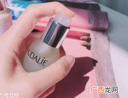 油性肌肤用什么爽肤水好？欧缇丽皇后水专为油皮设计