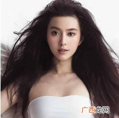 女生怎么戴假发片看不出来（假发又稳固又自然
