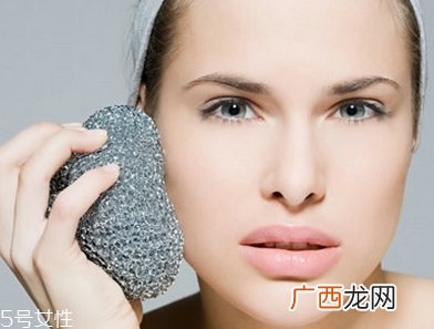 好用且去鸡皮肤的身体乳推荐 有鸡皮肤要注意