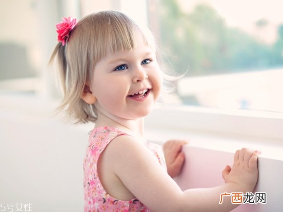 婴儿涂了防晒霜怎么洗 挑选宝宝防晒霜的注意事项