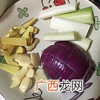 粤菜啫啫鸡煲