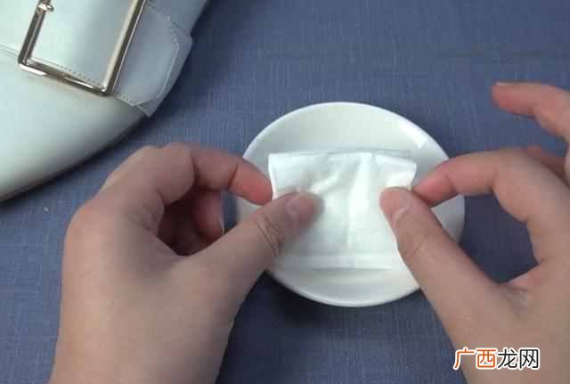 刚买的新鞋打脚怎么办(教你一招,告别磨脚血