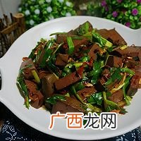 韭菜炒鸭血
