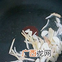 韭菜炒鸭血