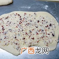 蔓越莓椰蓉花环面包