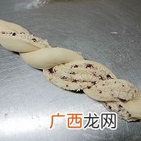 蔓越莓椰蓉花环面包