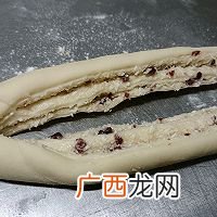 蔓越莓椰蓉花环面包