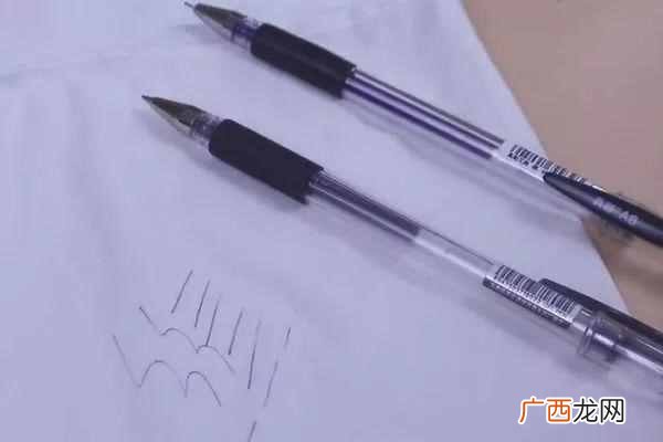 小孩衣服上的水彩笔怎么洗干净（日常生活清洗