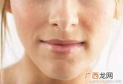 一到夏天爱出汗是怎么回事（特别爱出汗的人是
