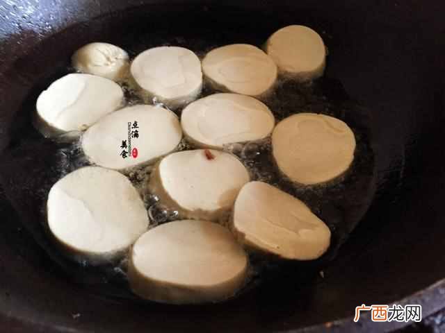 五花肉烧素鸡的做法 家常素鸡怎么烧最好吃