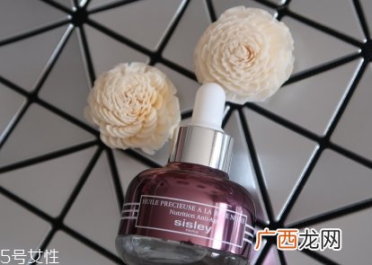 精华油和精油的区别