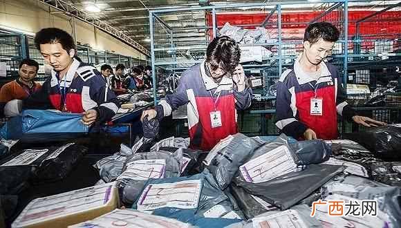 在上海做快递员怎么样（上海顺丰快递员刚入行