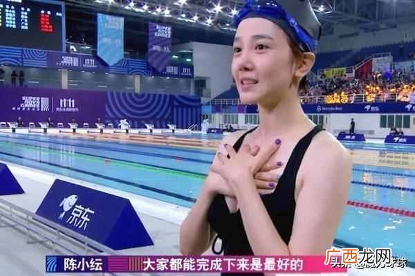 跟d罩杯mm一起做运动 胸小怎么穿泳衣显大
