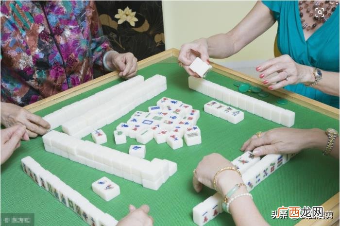 我每月还给她5000生活费 妻子有收入丈夫要给生活费吗