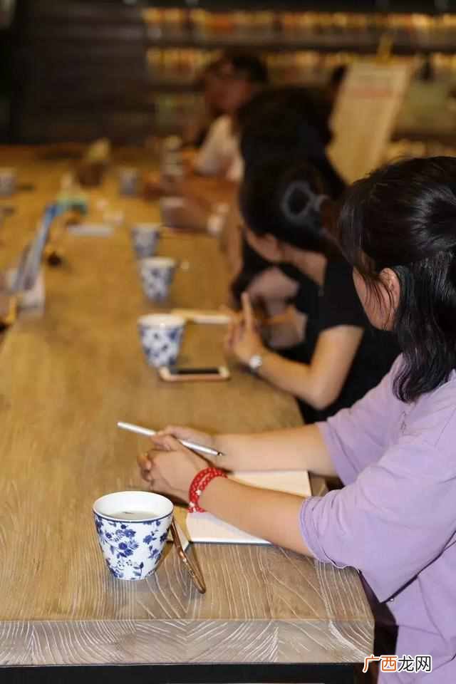 自信心的自我训练 发言紧张如何克服