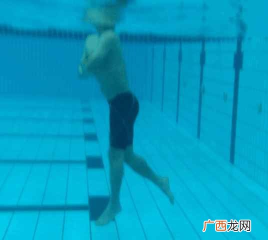 初学者最快学踩水方法 怎样踩水不大沉