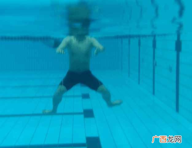 初学者最快学踩水方法 怎样踩水不大沉