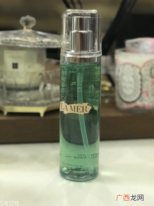 海蓝之谜洁面凝露适合敏感肌吗？