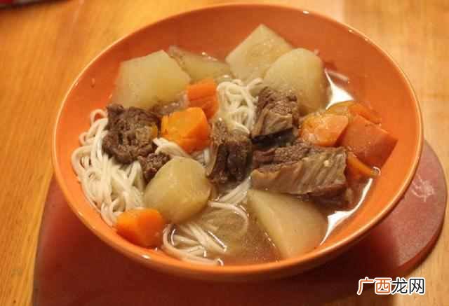 炖牛肉怎么做好吃又嫩（向往的生活3土豆炖牛肉