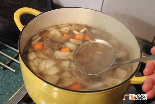 炖牛肉怎么做好吃又嫩（向往的生活3土豆炖牛肉