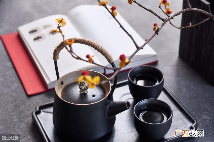 这年头喝茶讲究反而丢人了 年轻人爱喝茶丢人