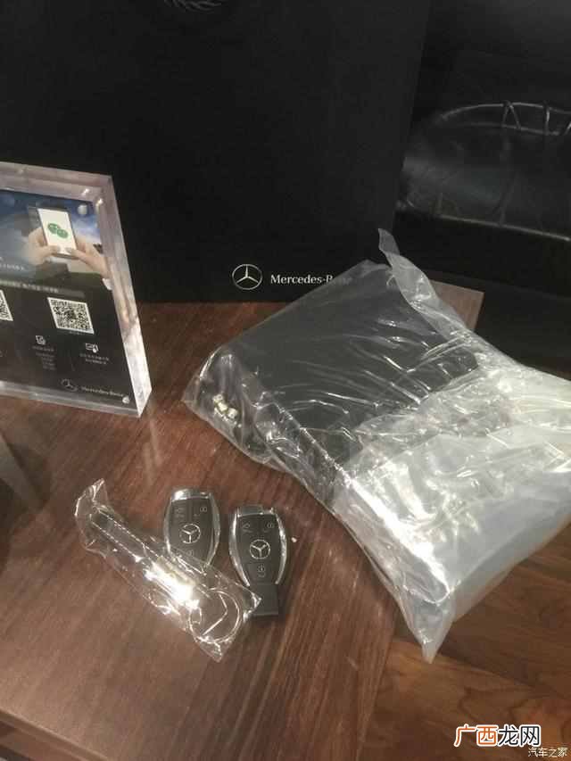 奔驰松石绿适合年龄 奔驰glc优点缺点
