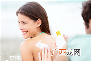 防晒霜正确使用方法 防晒霜需在保质期内用完