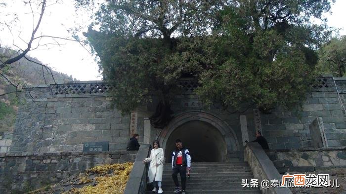 为什么夫妻不能爬泰山，情侣登泰山后真的会分手吗