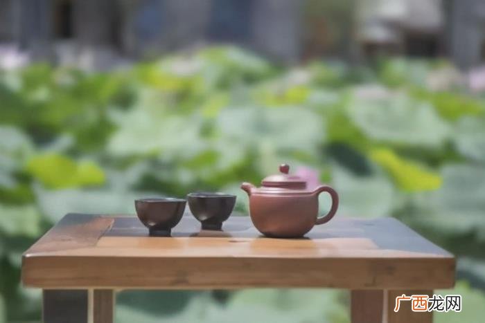 享受生活中片刻的惬意 享受一杯茶的说说