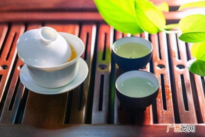 享受生活中片刻的惬意 享受一杯茶的说说