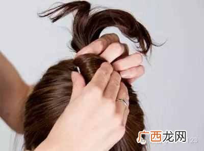 怎么用簪子盘头发不散(懒人如何扎出简单漂亮头