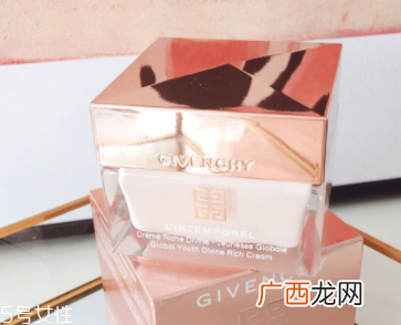 面霜可以当眼霜吗？年轻肌肤可以少量用