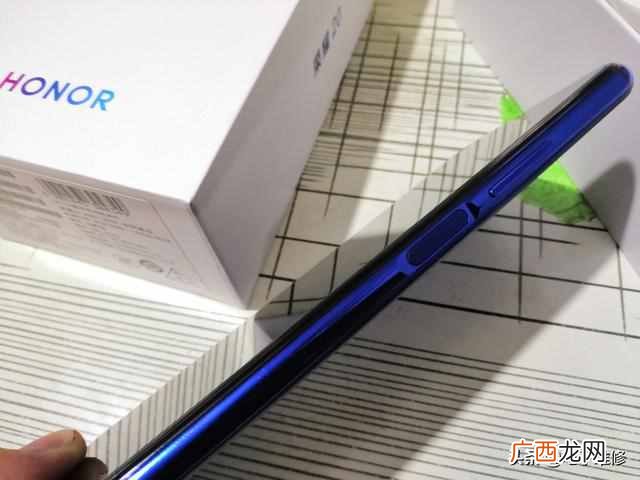 华为荣耀20i参数配置 华为荣耀20值得购买吗
