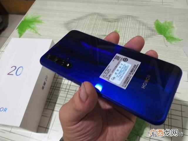 华为荣耀20i参数配置 华为荣耀20值得购买吗