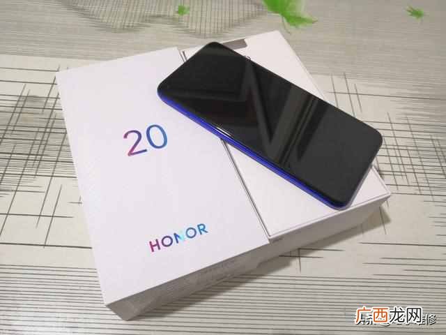 华为荣耀20i参数配置 华为荣耀20值得购买吗
