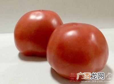 手背上老年斑图片 手上开始长老年斑怎么办