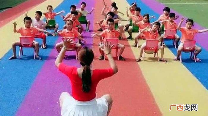 如何从气势上给予对方压迫感 如何让自己的气场有压迫感